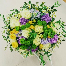 Букеты из живых цветов: подарки со значением Букеты из живых цветов: подарки со значением