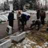 ПОЛИЦЕЙСКИЕ НАШЛИ МАДАМ, ВРЕЗАВШУЮСЯ НА МАШИНЕ В МЕМОРИАЛ СЛАВЫ В СВОБОДНОМ